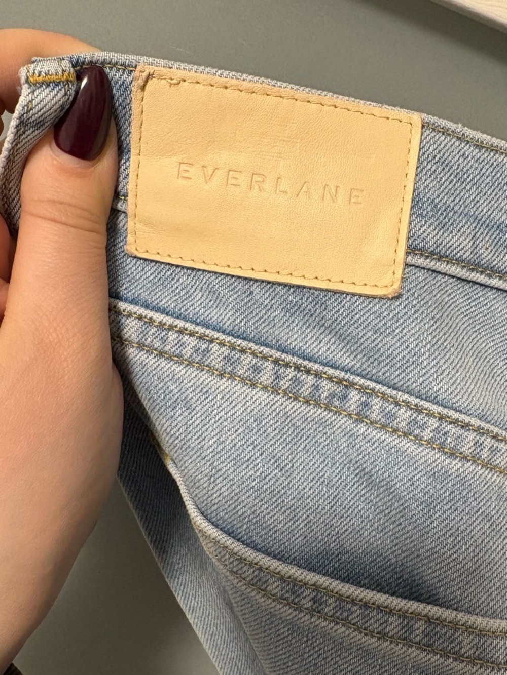Everlane- The Original Cheeky Jean - Picture 9 of 10